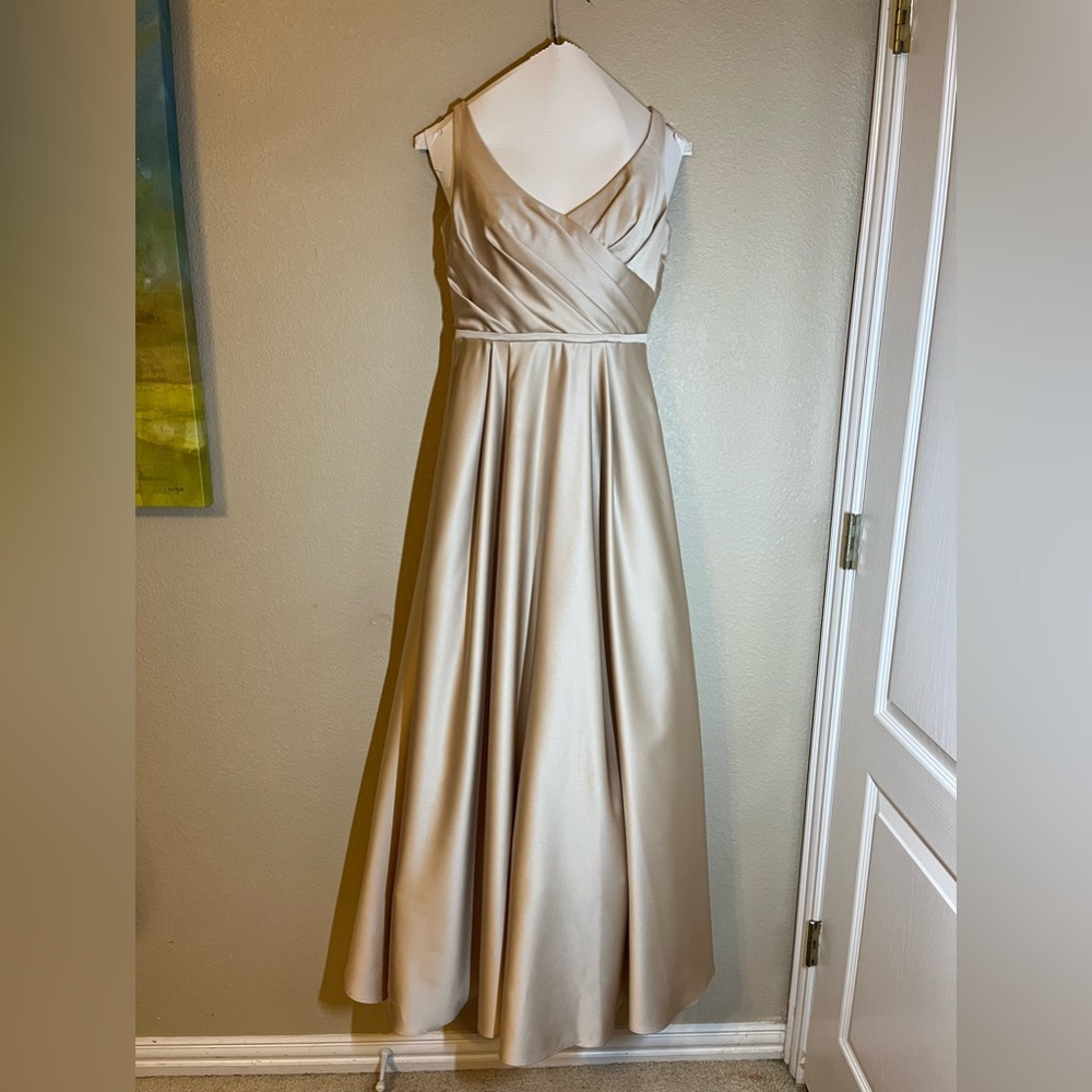 NWOT David's Bridal Elegant Sleeveless Dress, Size 2 - Picture 1 of 6